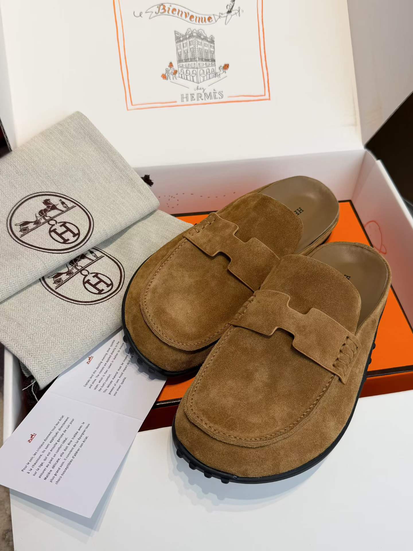 Hermès Love shoes view 3