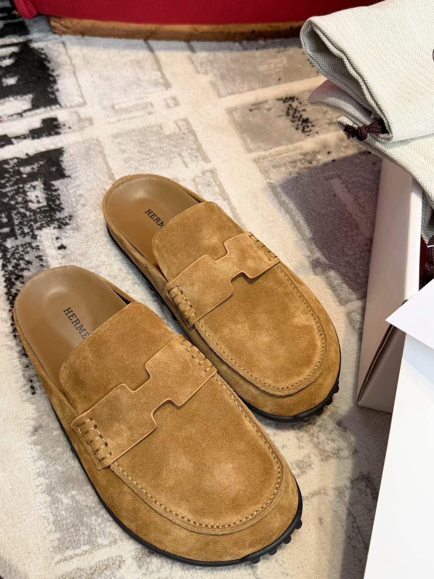 Hermès Love shoes view 4