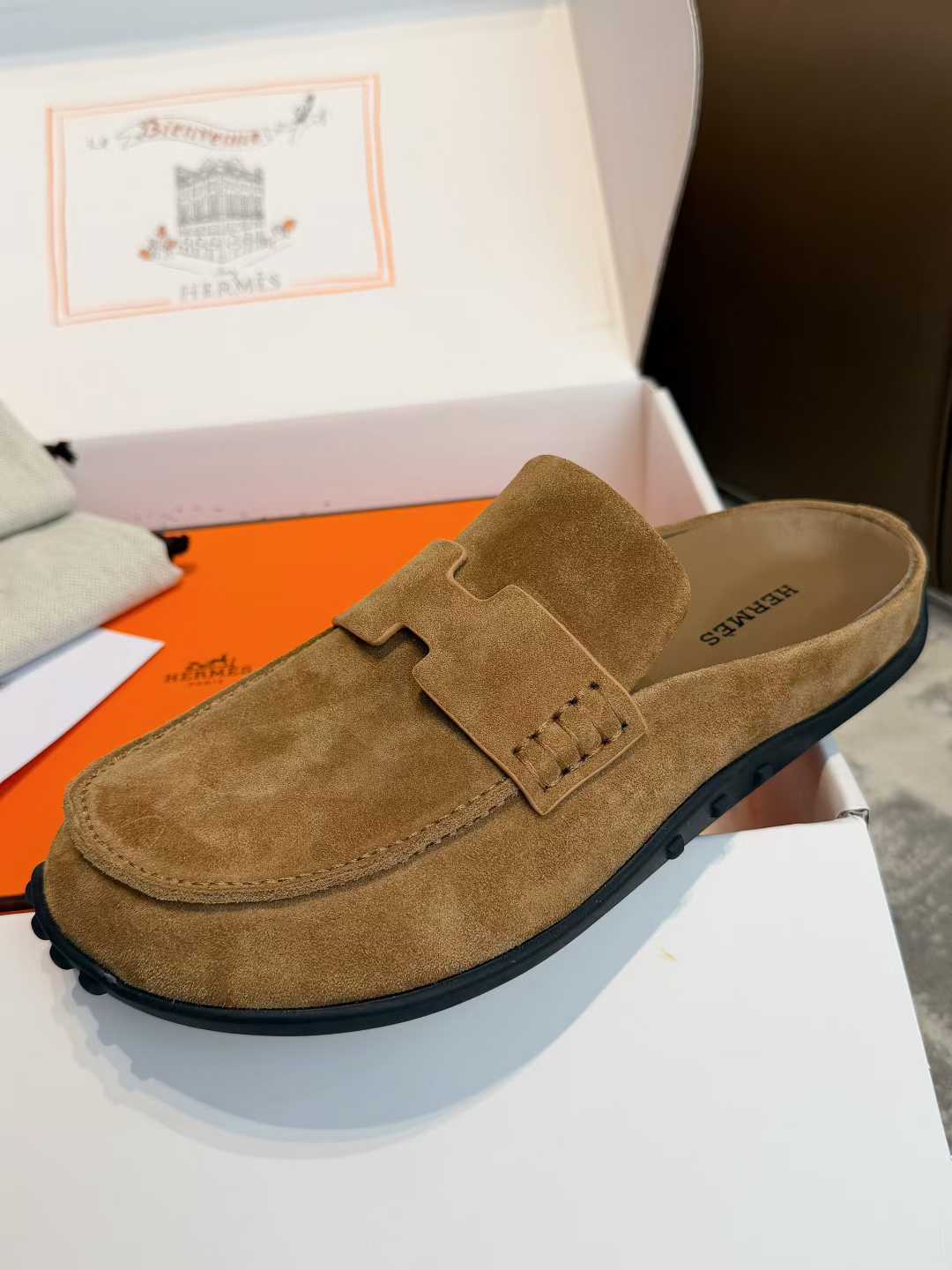 Hermès Love shoes view 5