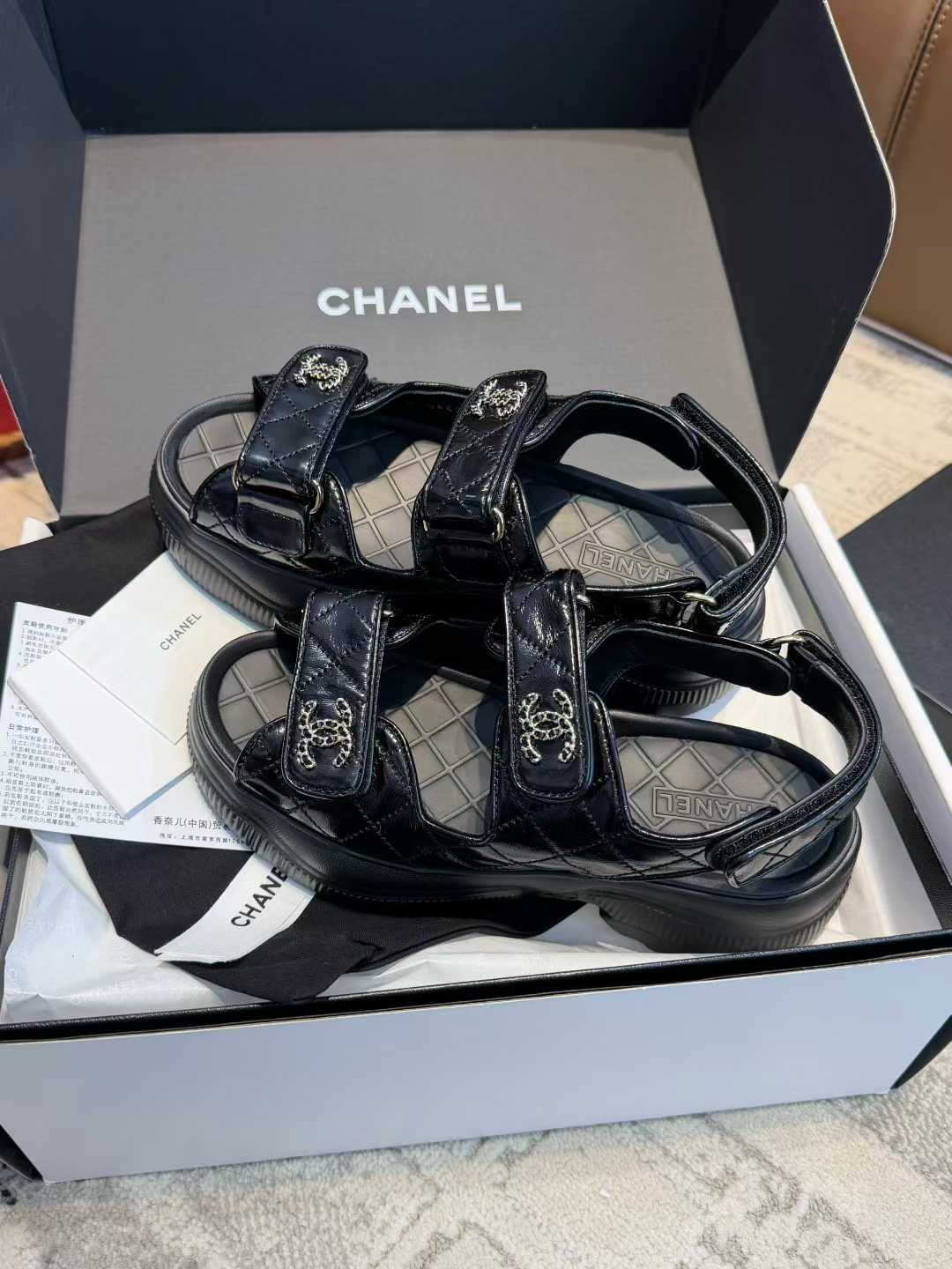 Chanel Platform sandals view 4