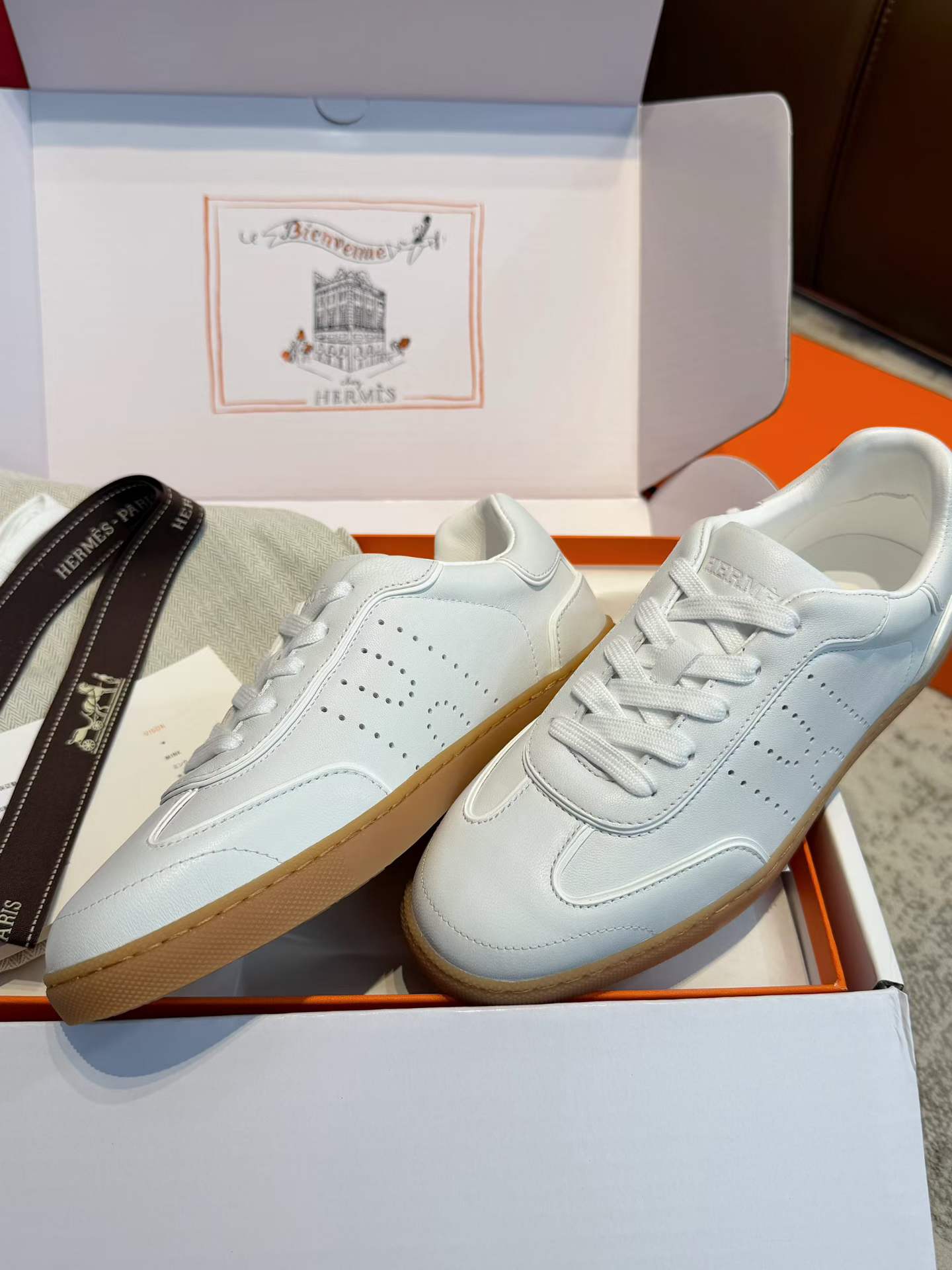 Hermès Sneakers view 3