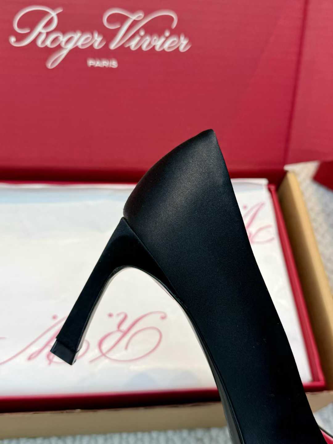 Roger Vivier High heels view 7