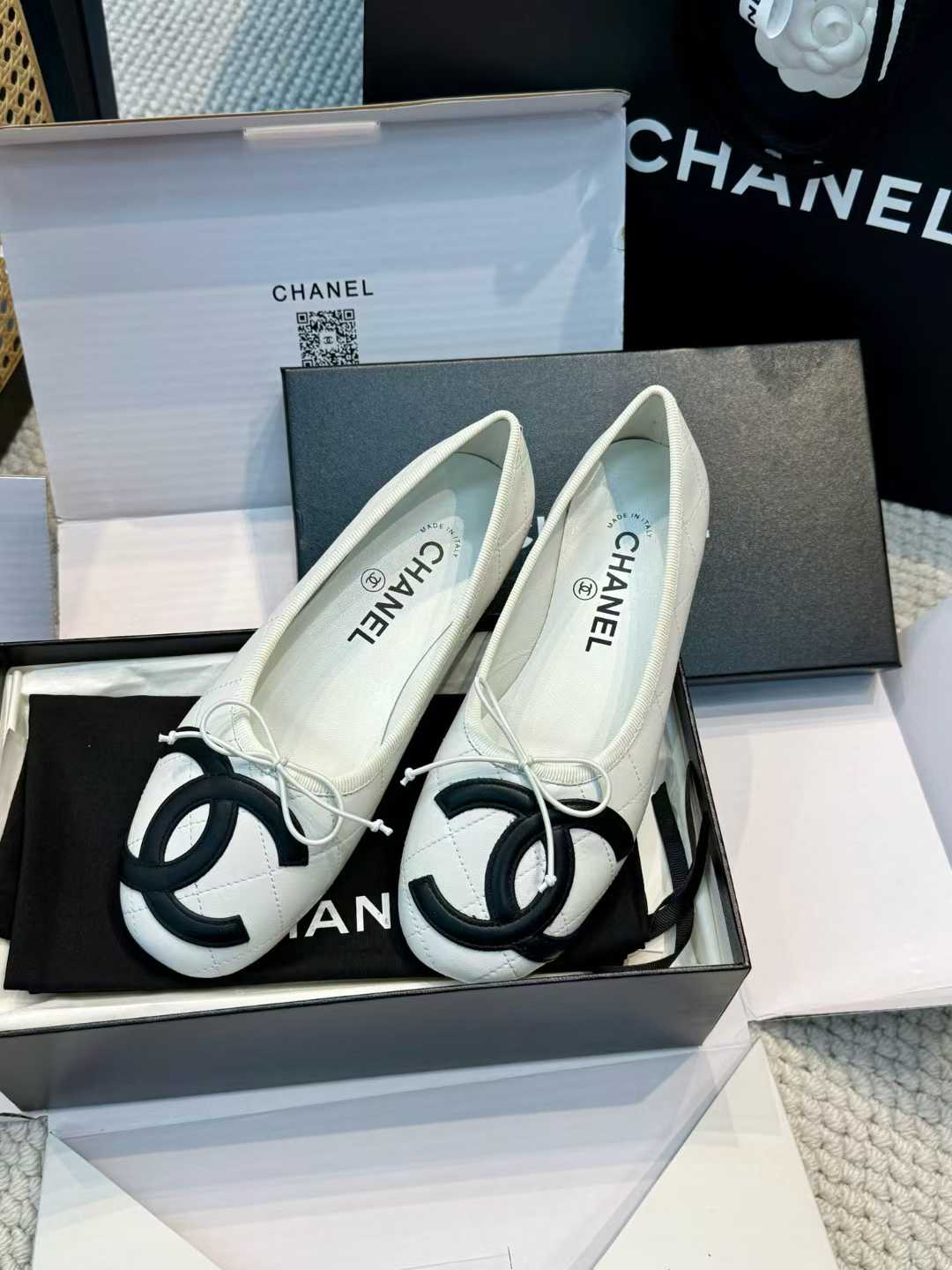 Chanel Ballet shoes view 3