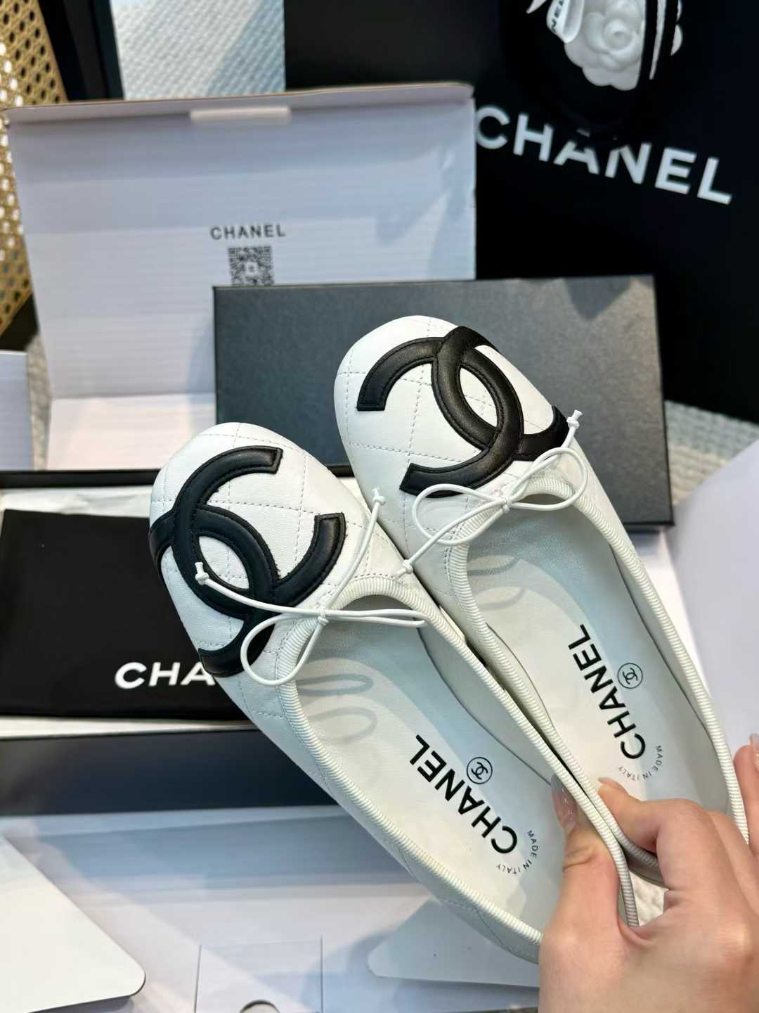 Chanel Ballet shoes view 4