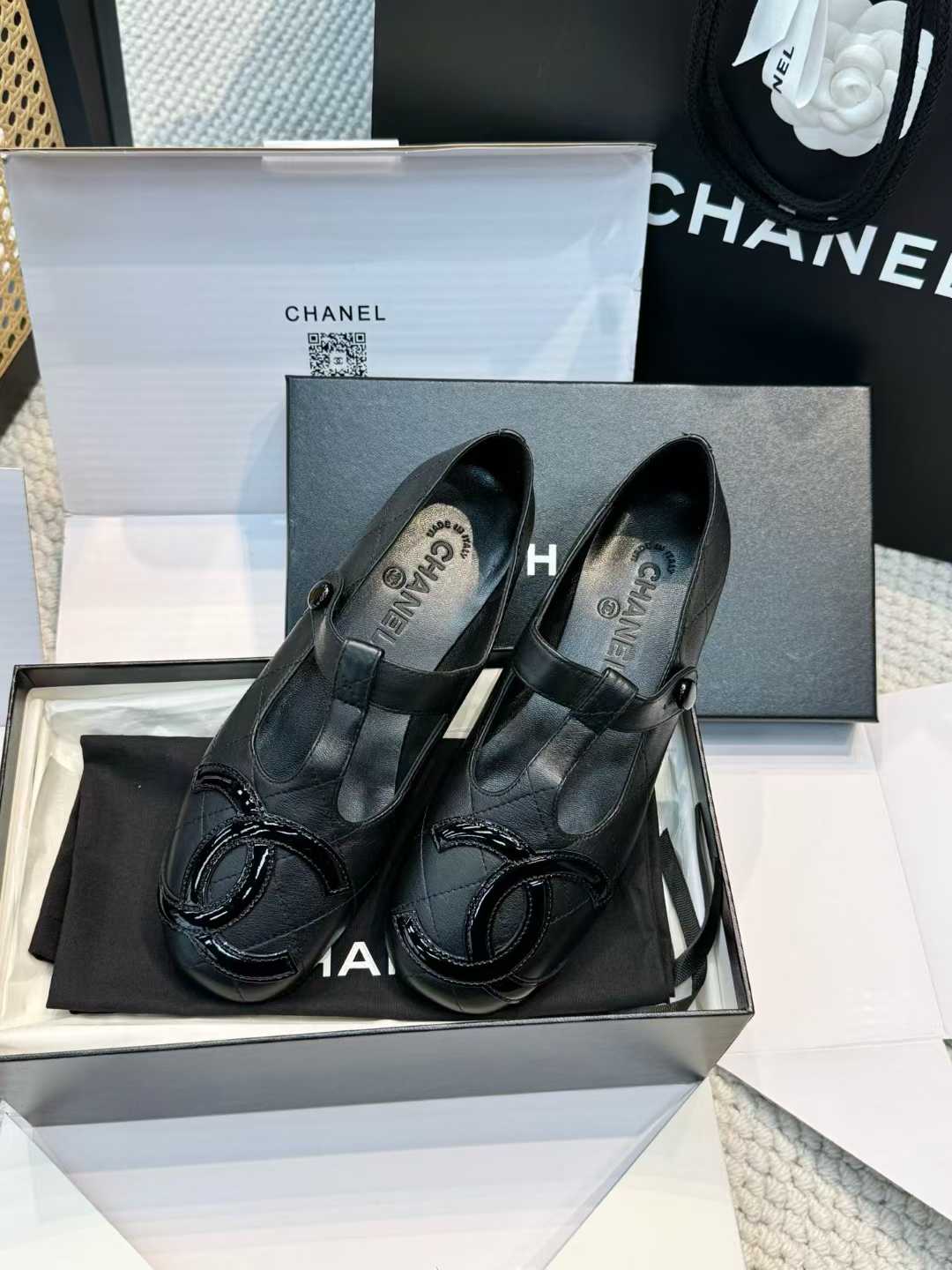 Chanel Ballet shoes view 2