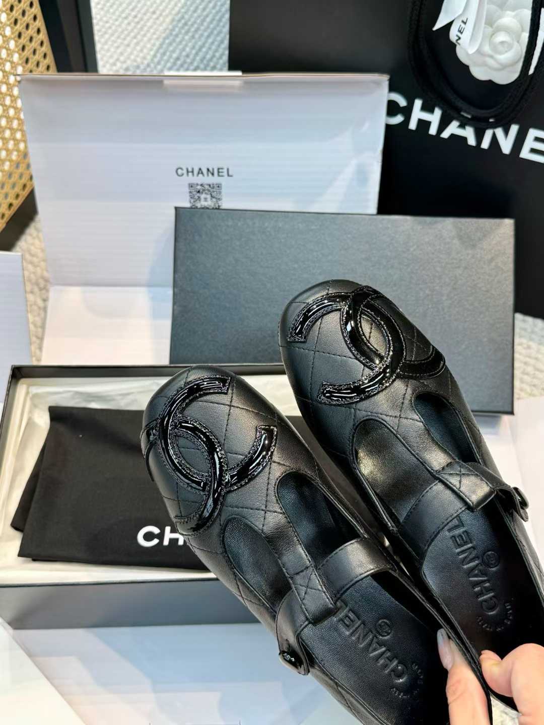 Chanel Ballet shoes view 3