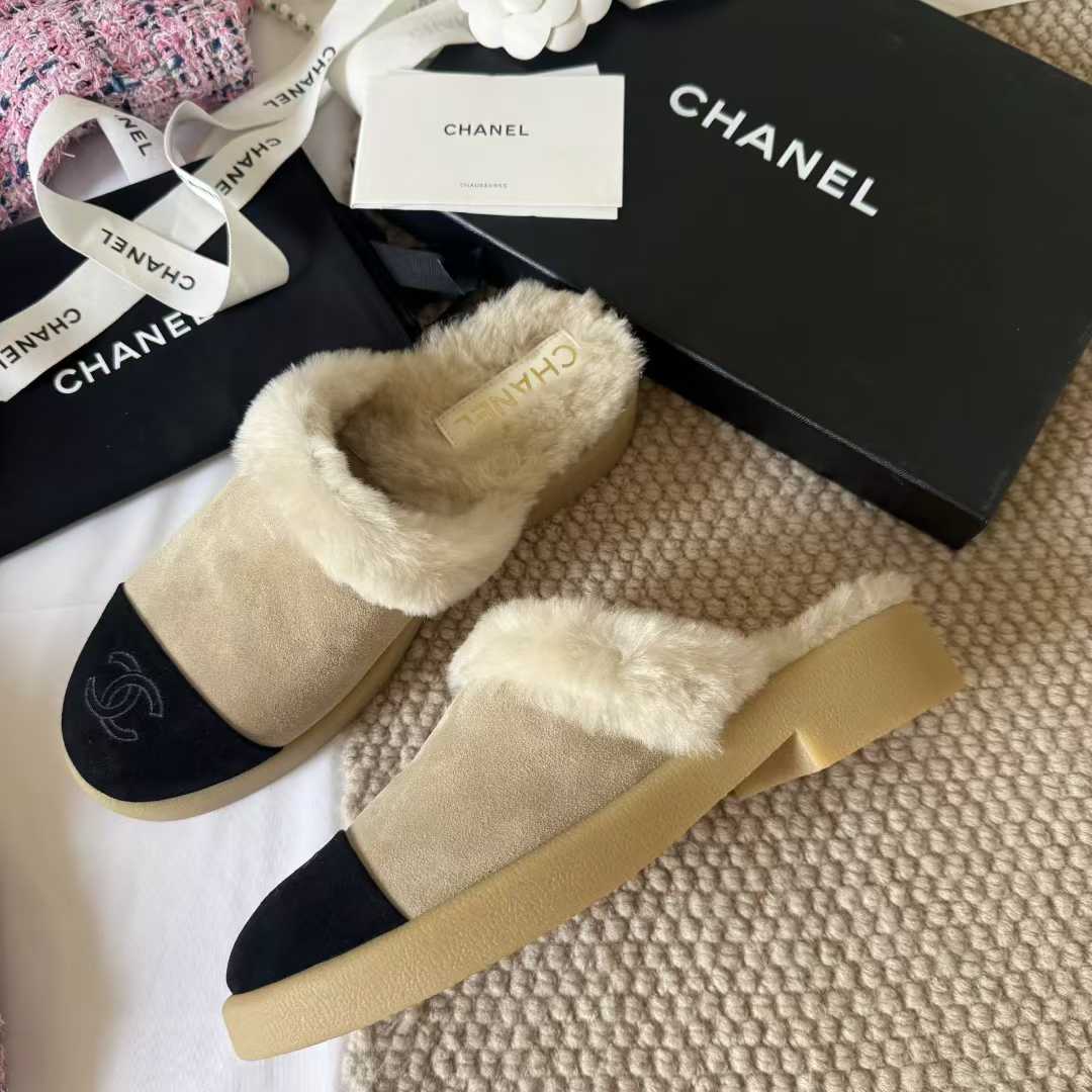 Chanel Shaggy slippers view 3