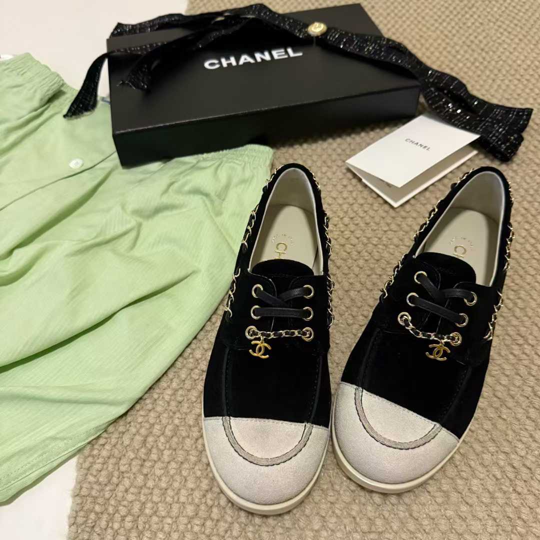 Chanel Vintage flats view 15