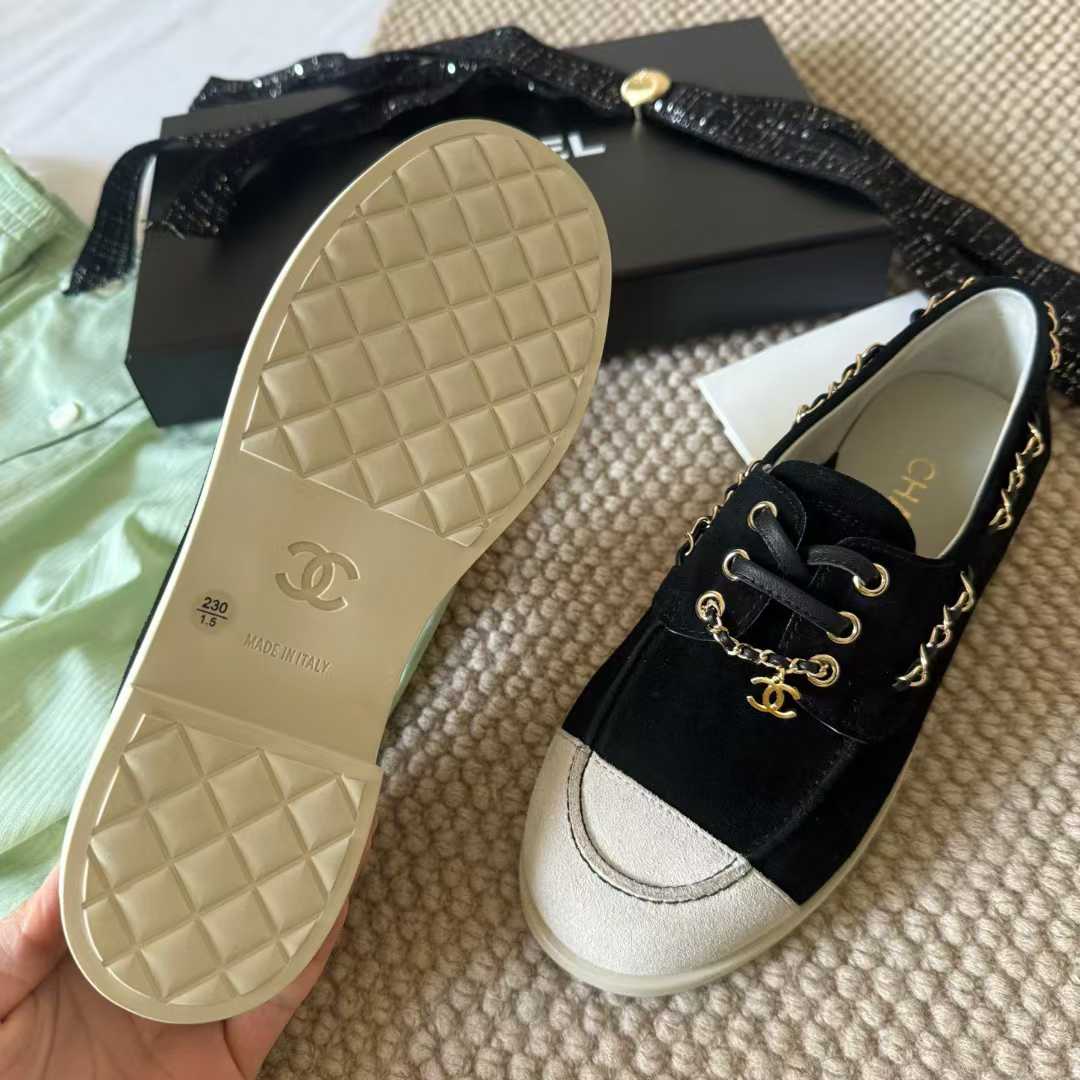 Chanel Vintage flats view 19