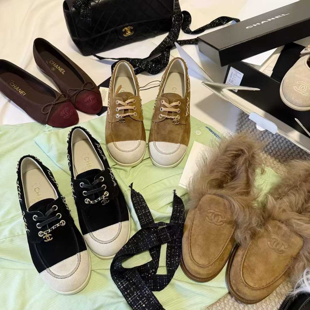 Chanel Vintage flats view 9
