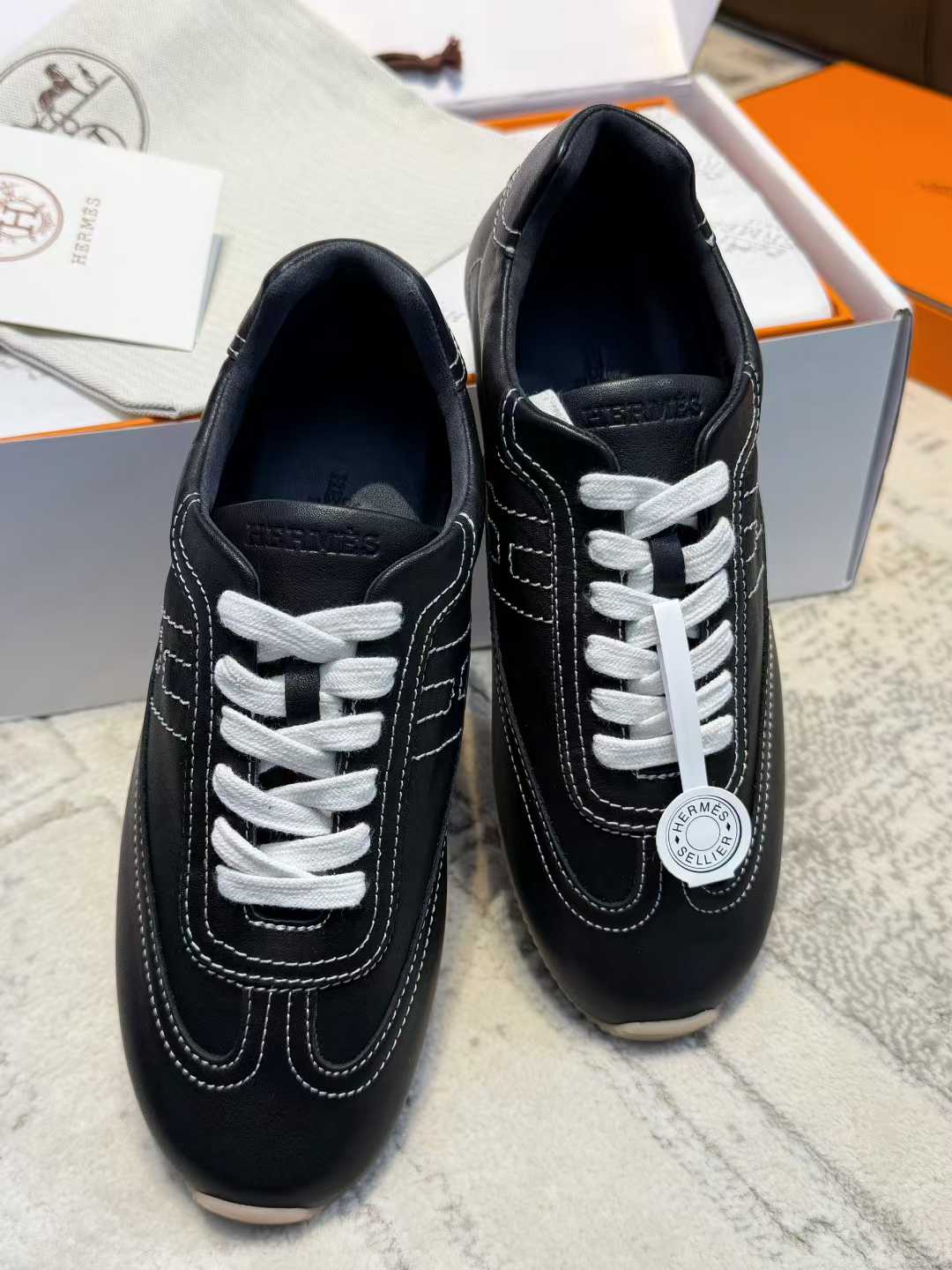 Hermès 26 Virtue training shoes view 11