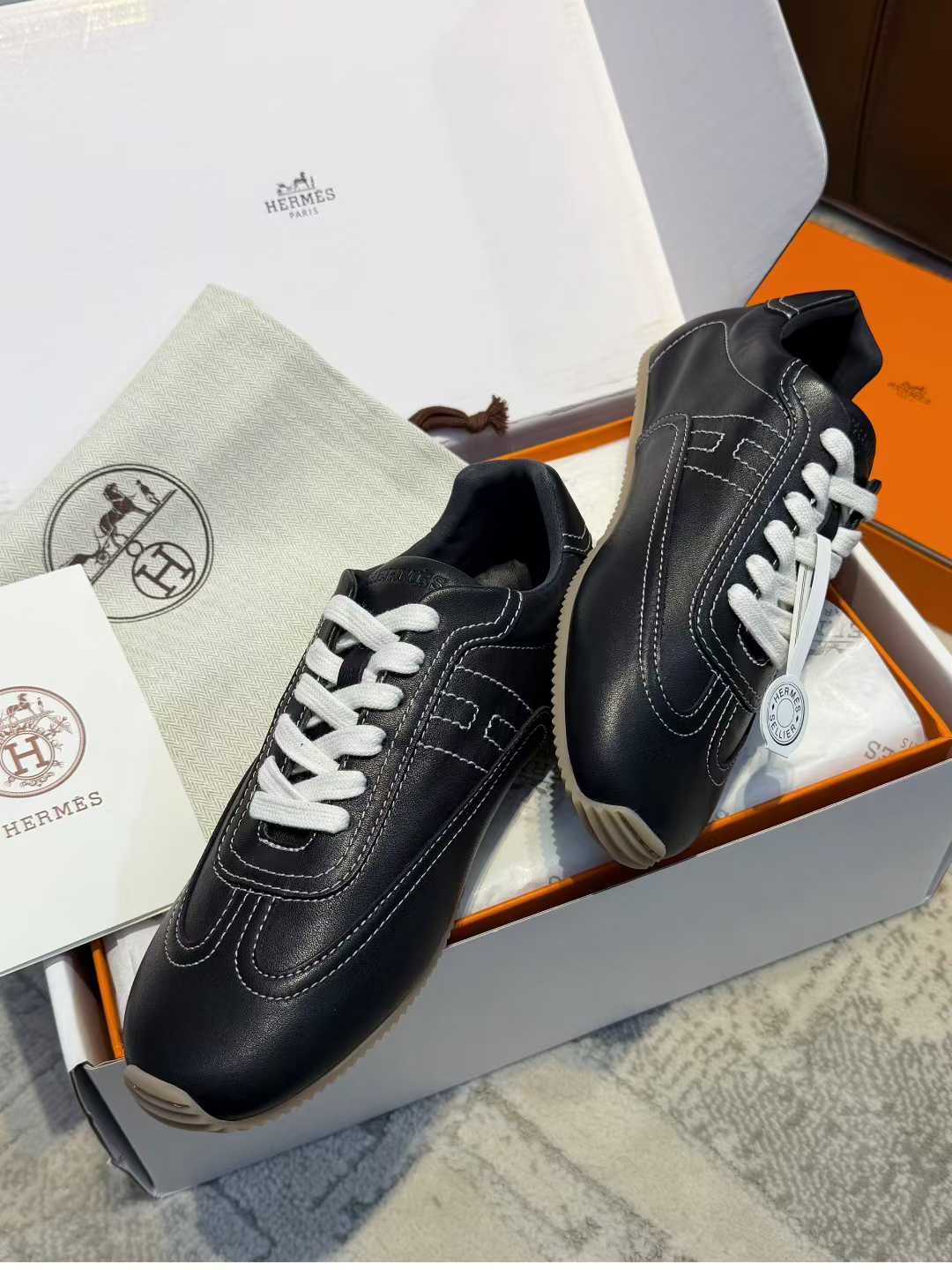 Hermès 26 Virtue training shoes view 15