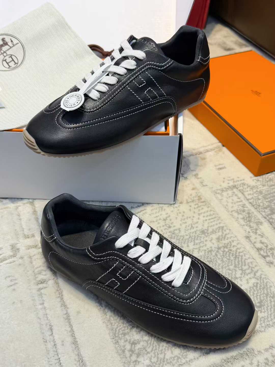 Hermès 26 Virtue training shoes view 16