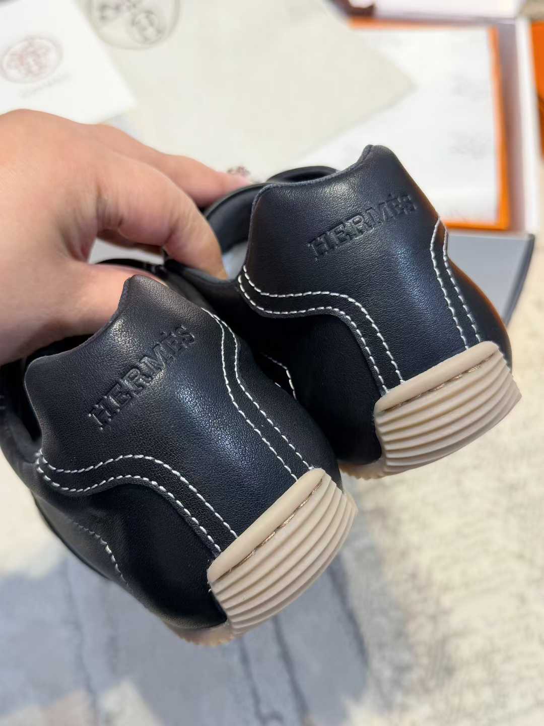 Hermès 26 Virtue training shoes view 17