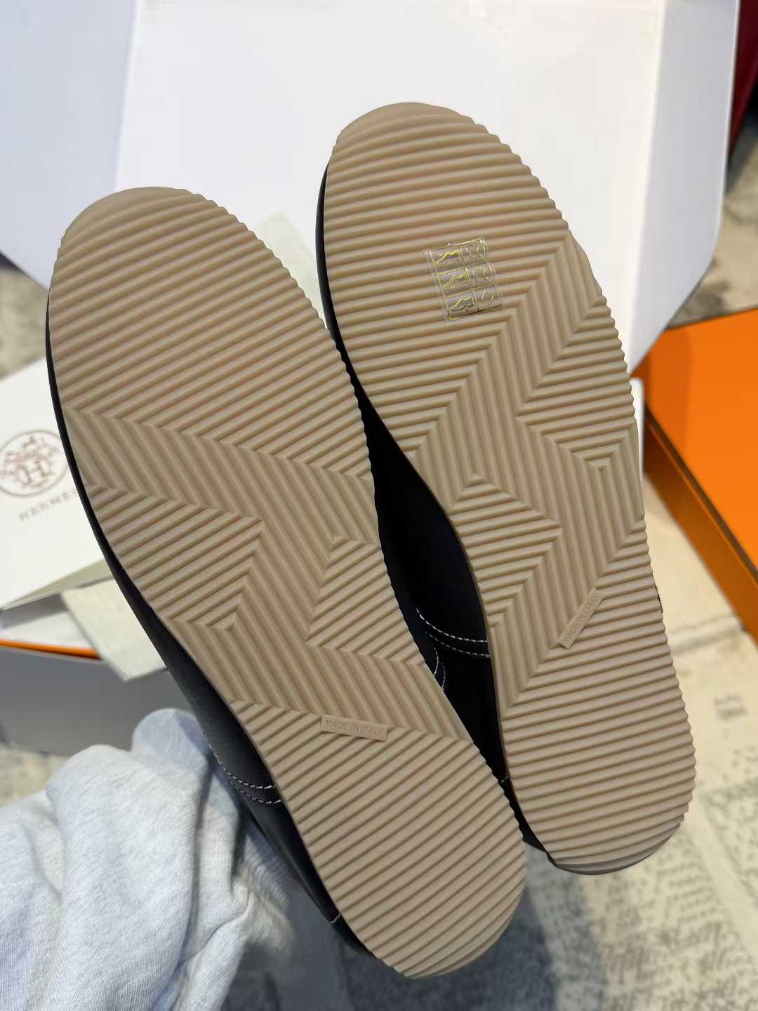 Hermès 26 Virtue training shoes view 18
