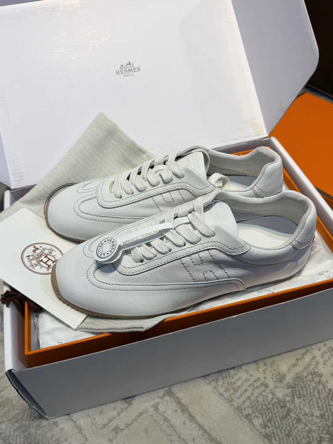 Hermès 26 Virtue training shoes view 6
