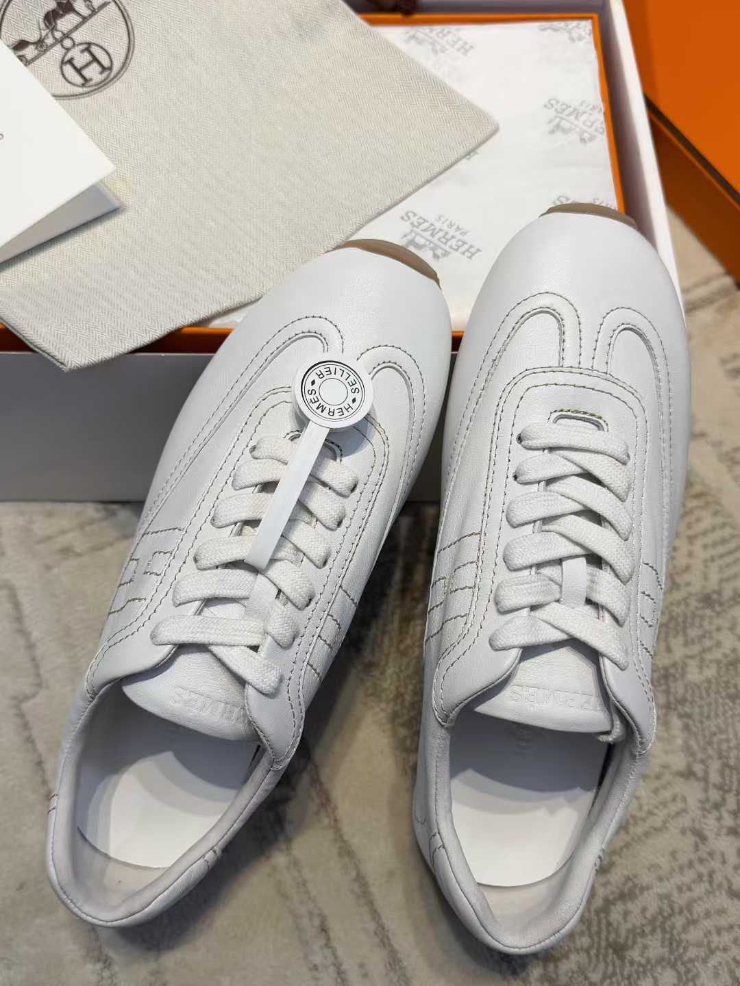 Hermès 26 Virtue training shoes view 7