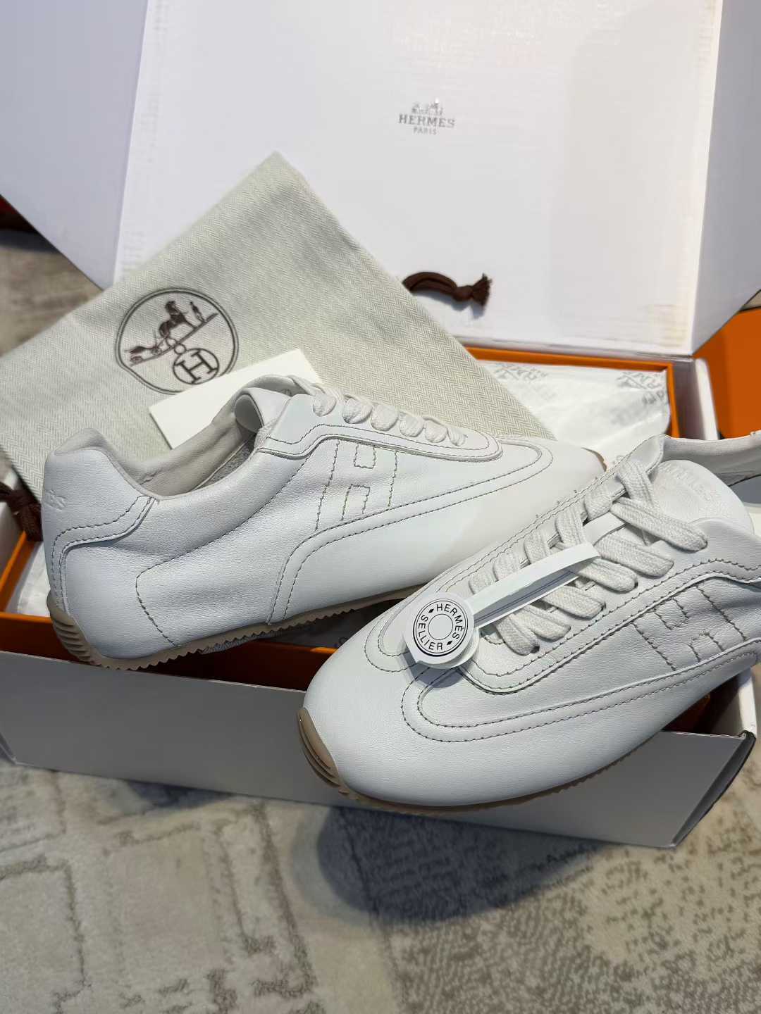 Hermès 26 Virtue training shoes view 8