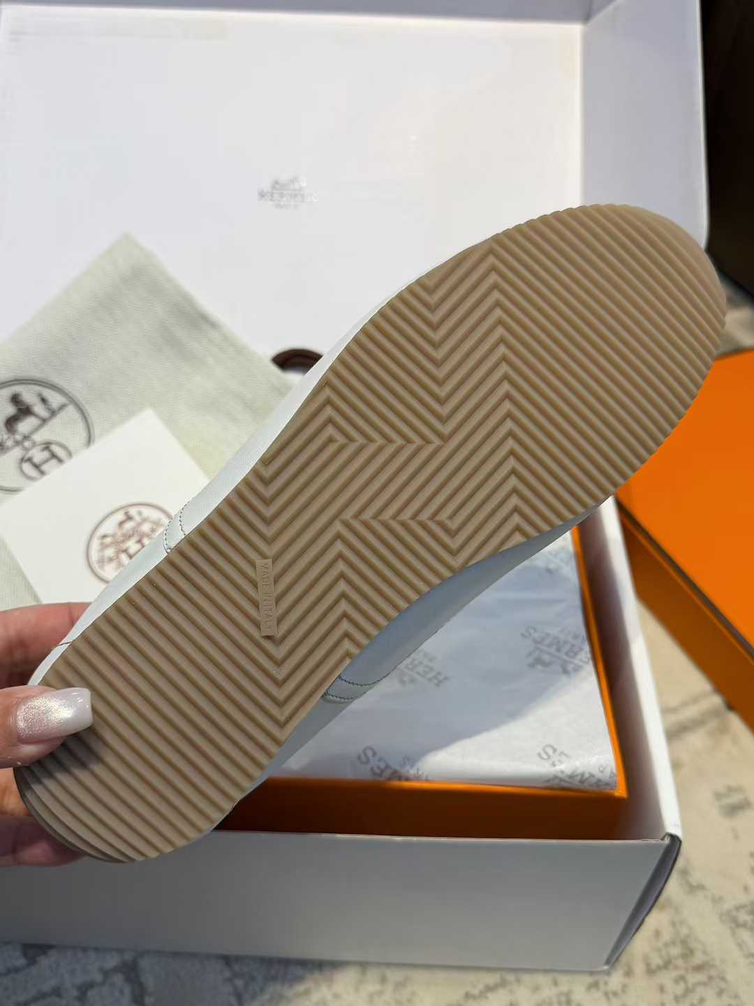 Hermès 26 Virtue training shoes view 9