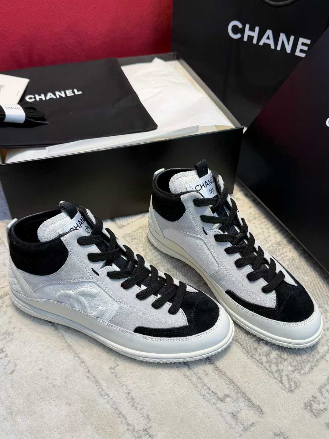 Chanel 25N High-top sneakers view 2