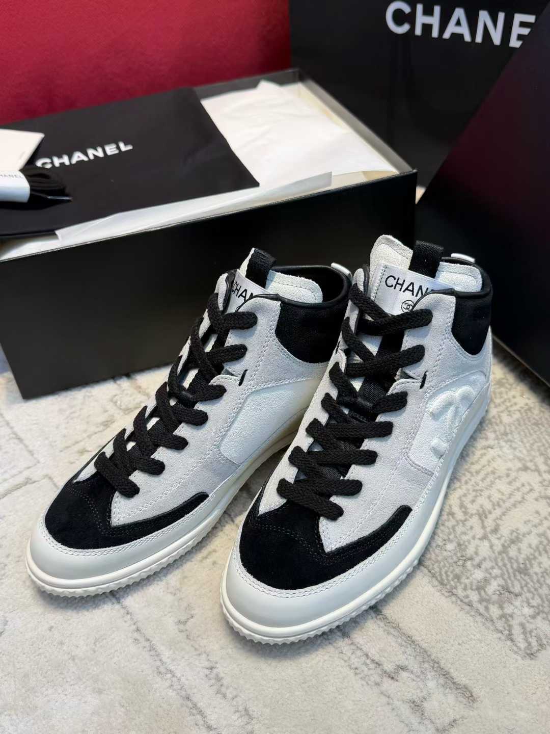 Chanel 25N High-top sneakers view 3