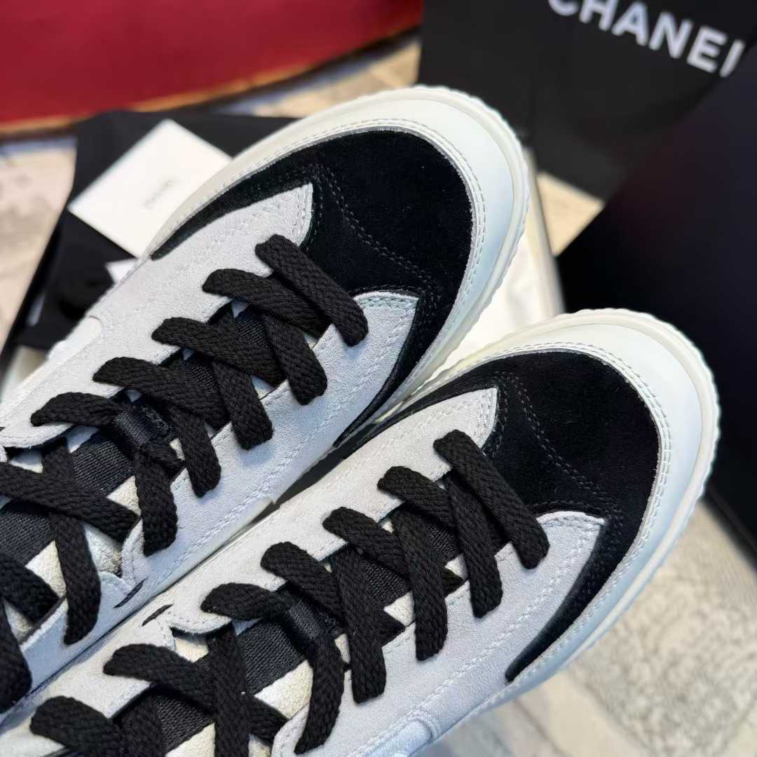 Chanel 25N High-top sneakers view 7