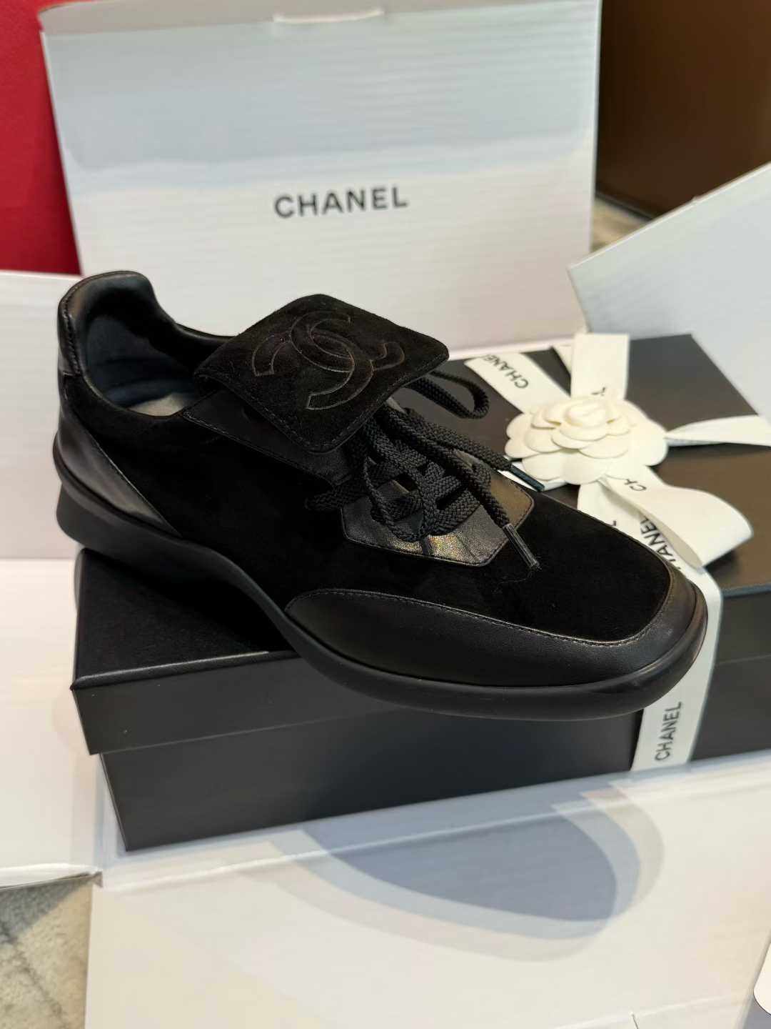 Chanel VINTAGE Football shoes view 5