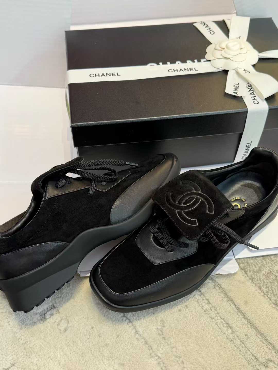 Chanel VINTAGE Football shoes view 7