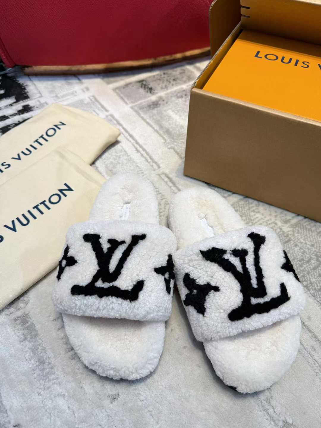 Louis Vuitton Wool slippers view 1