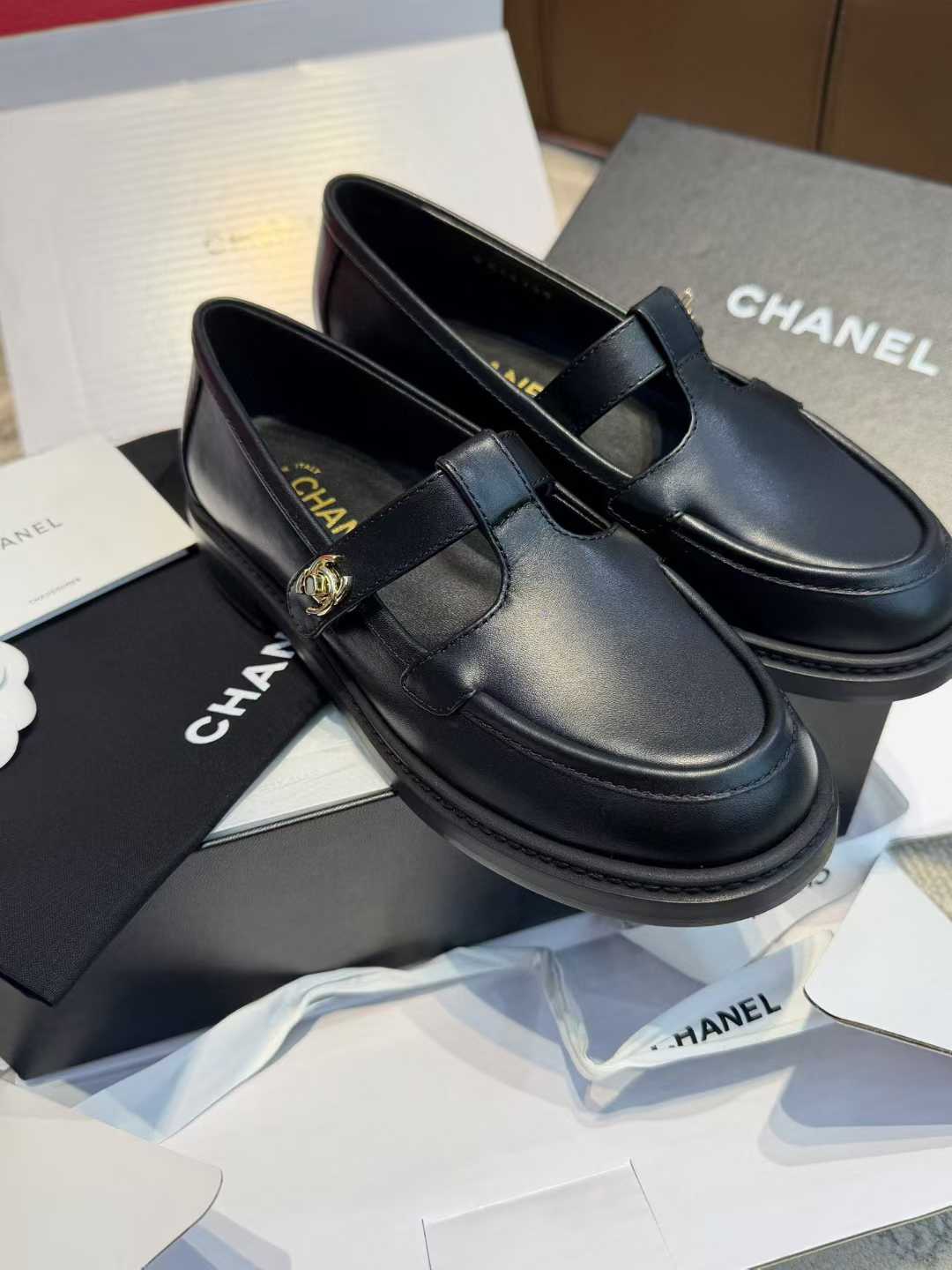 Chanel 25K Love shoes view 3