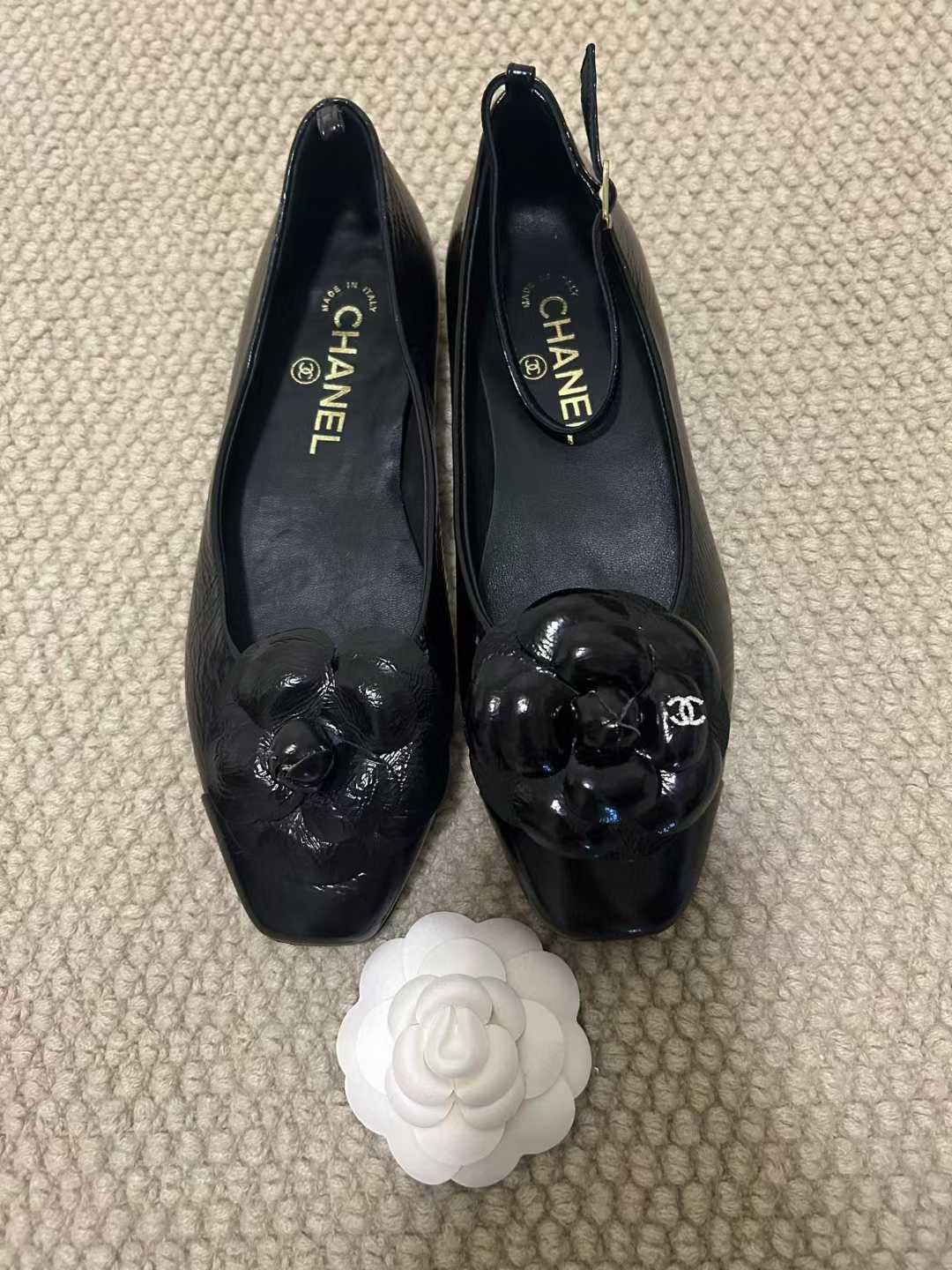 Chanel Ballet shoes view 1