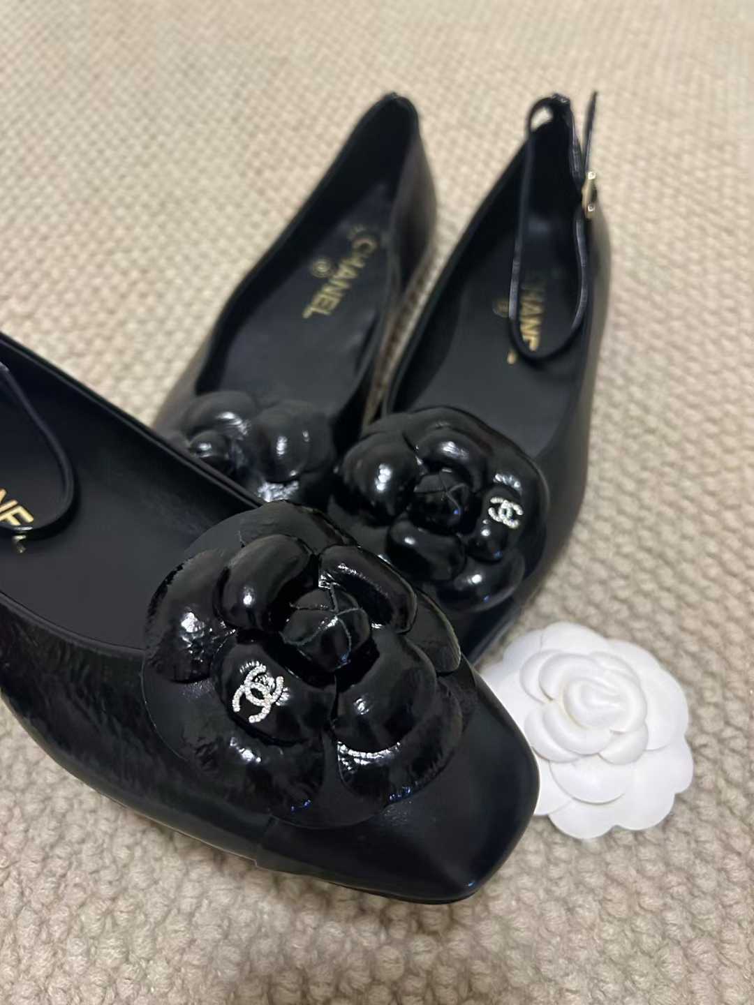 Chanel Ballet shoes view 2