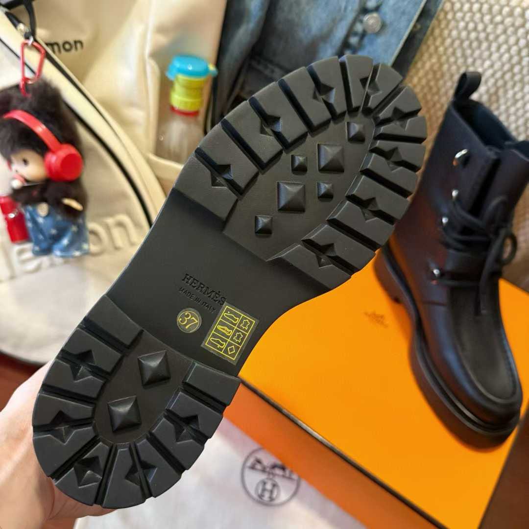 Hermès Short boots view 9