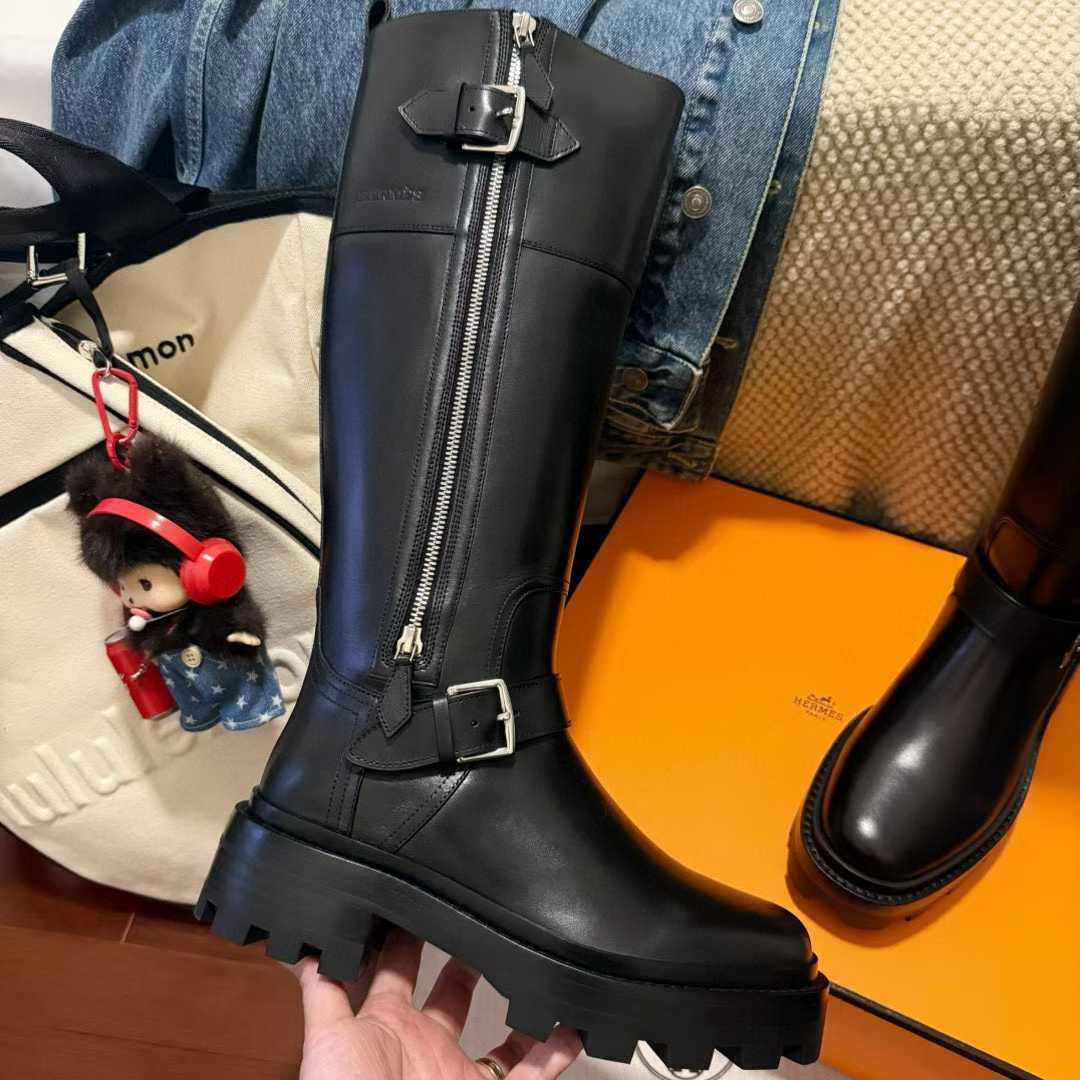 Hermès Knight boots view 1