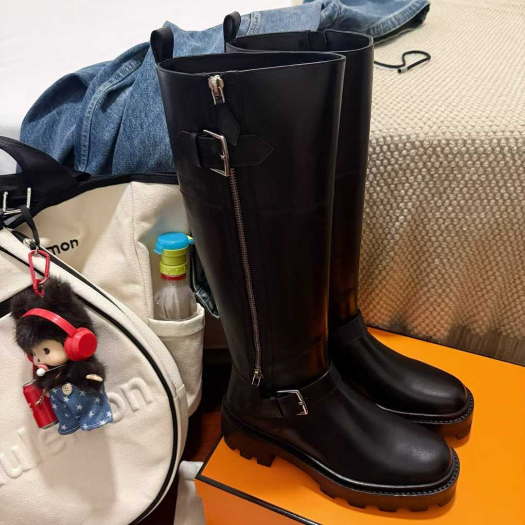 Hermès Knight boots view 2