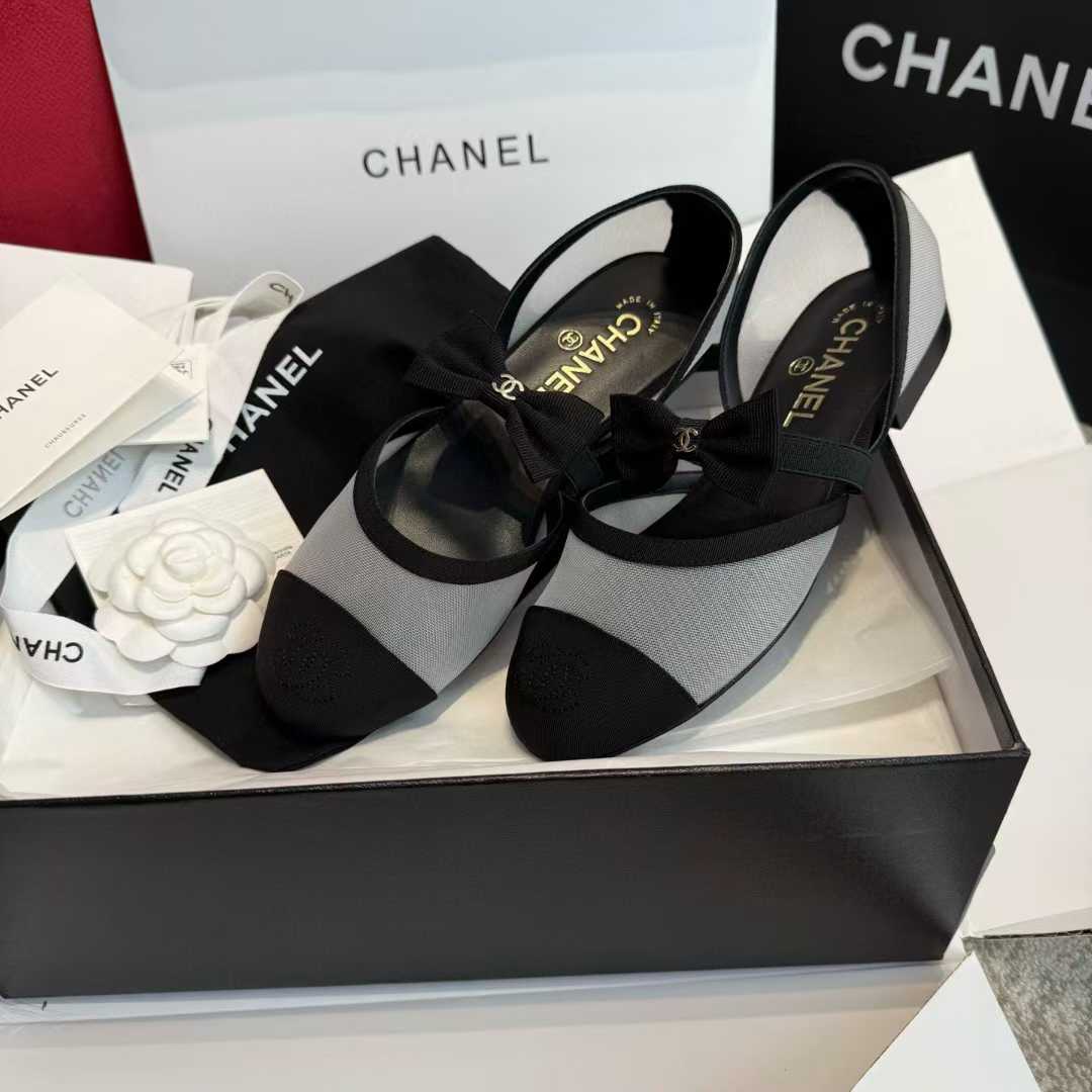 Chanel Flat sandals view 3