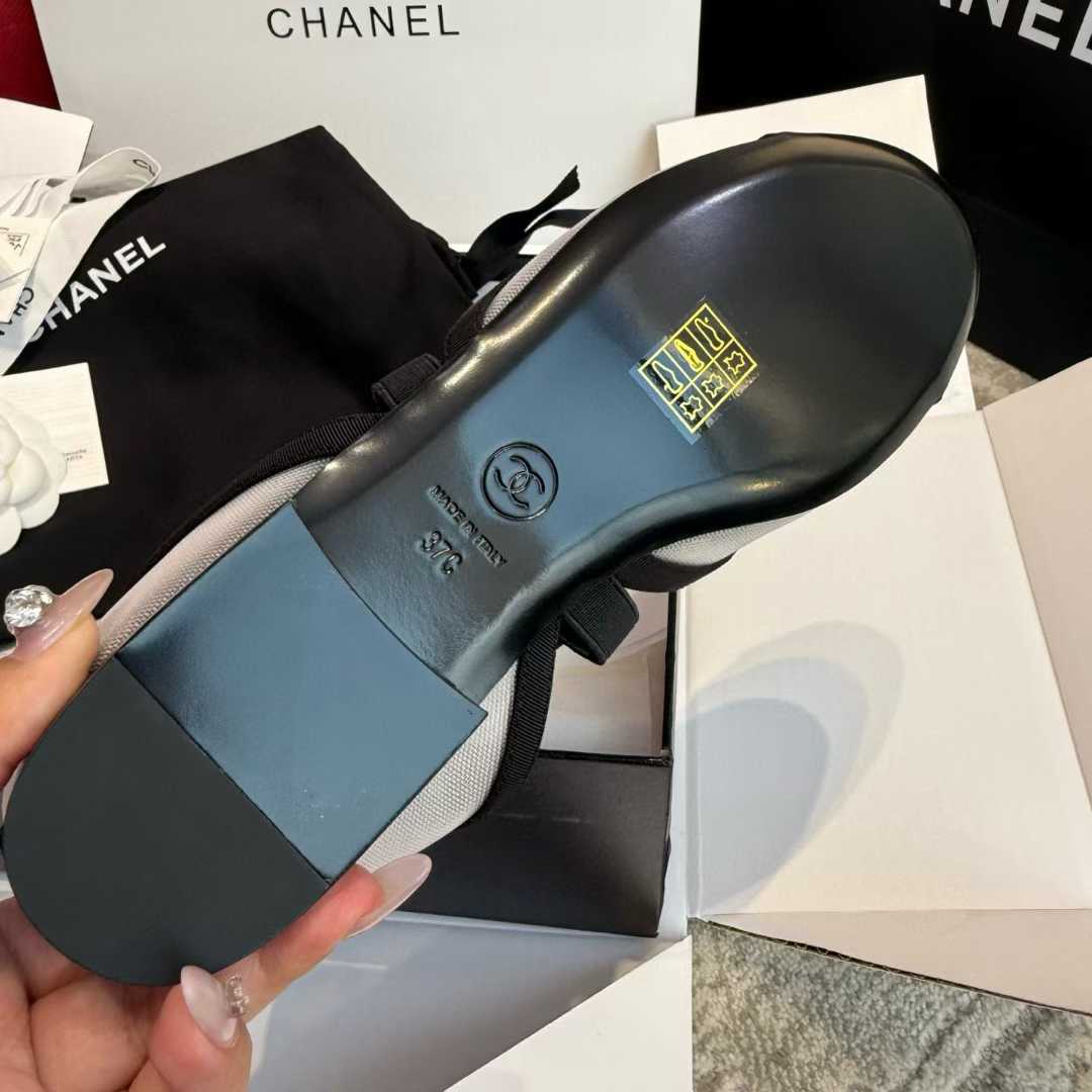 Chanel Flat sandals view 9