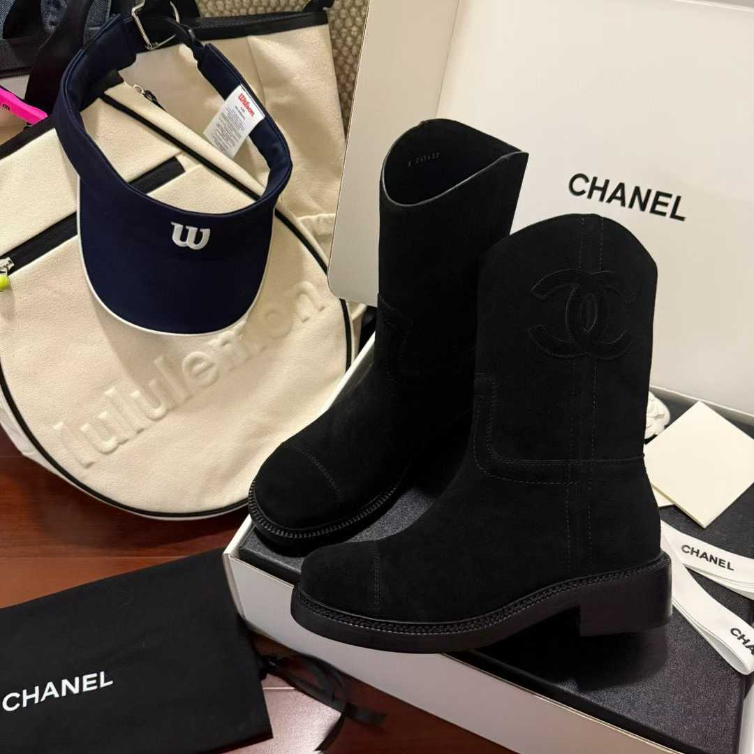 Chanel Short boots view 2