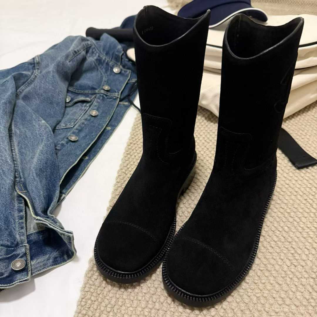 Chanel Short boots view 3