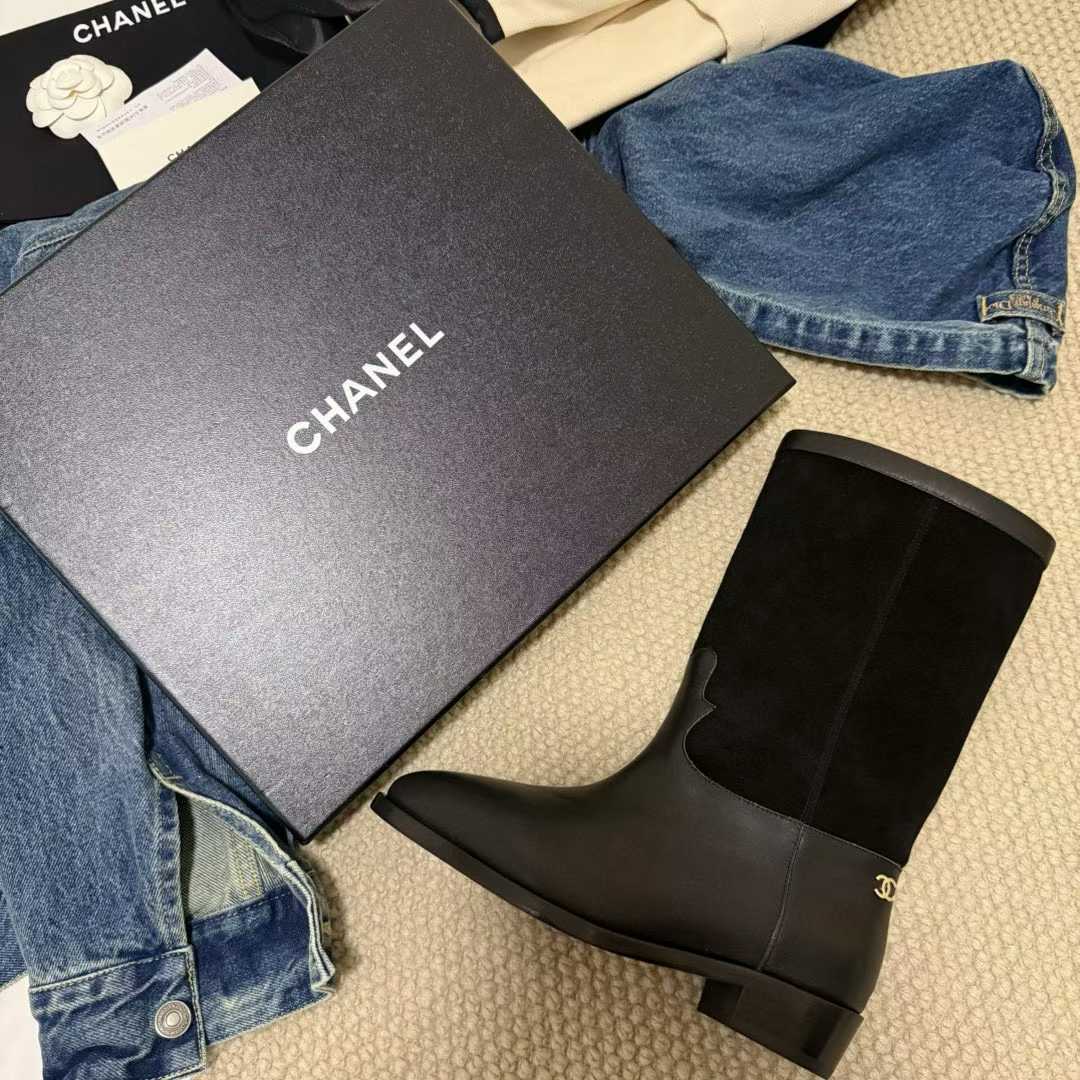 Chanel Short boots view 15