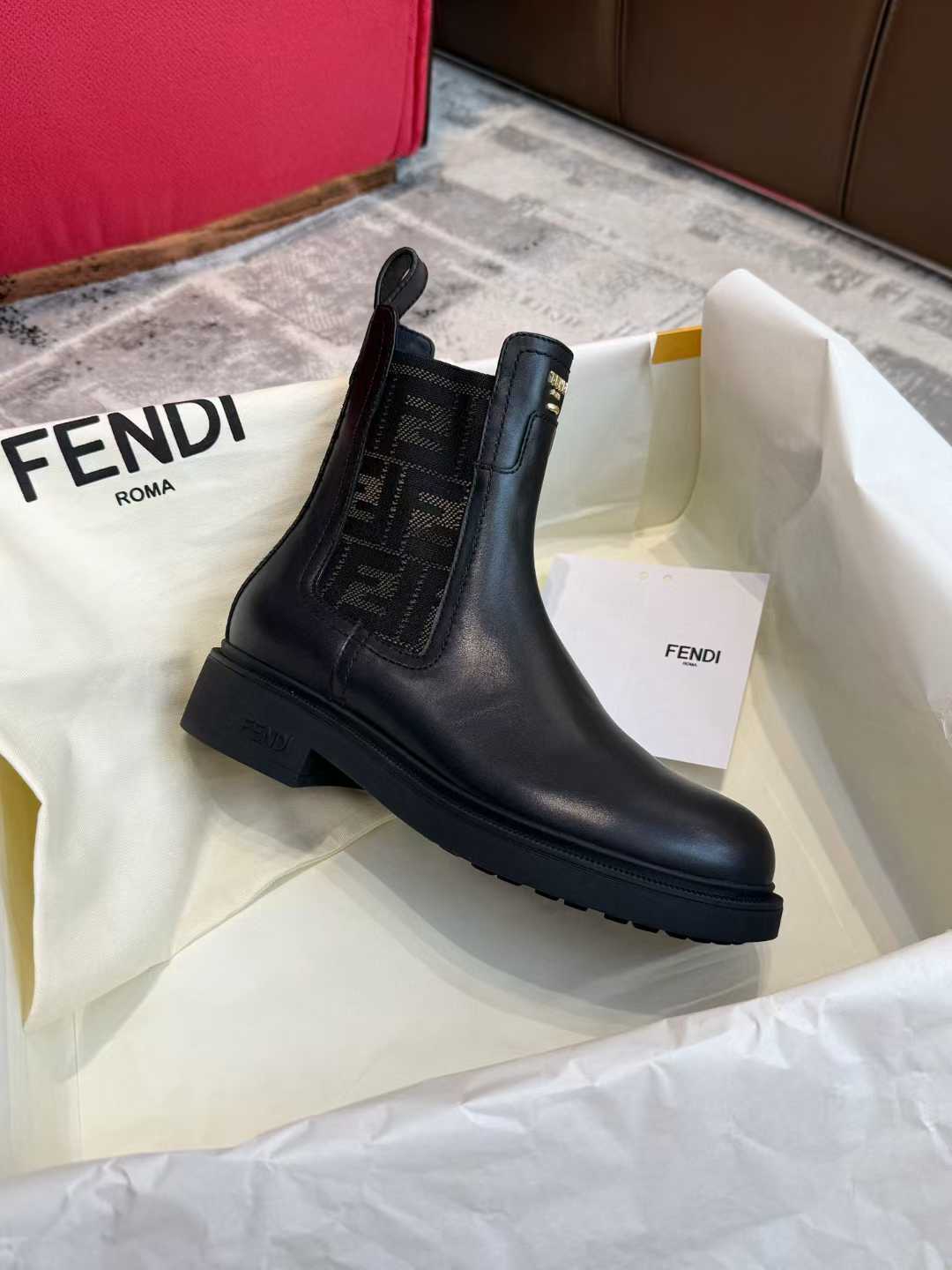 Fendi Short boots view 3
