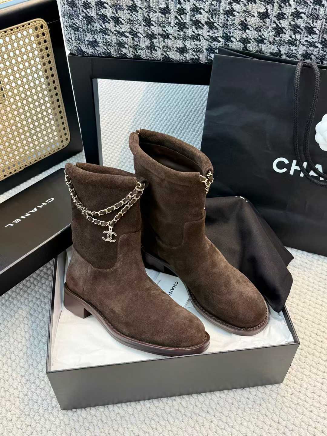 Chanel 25B Short boots view 2