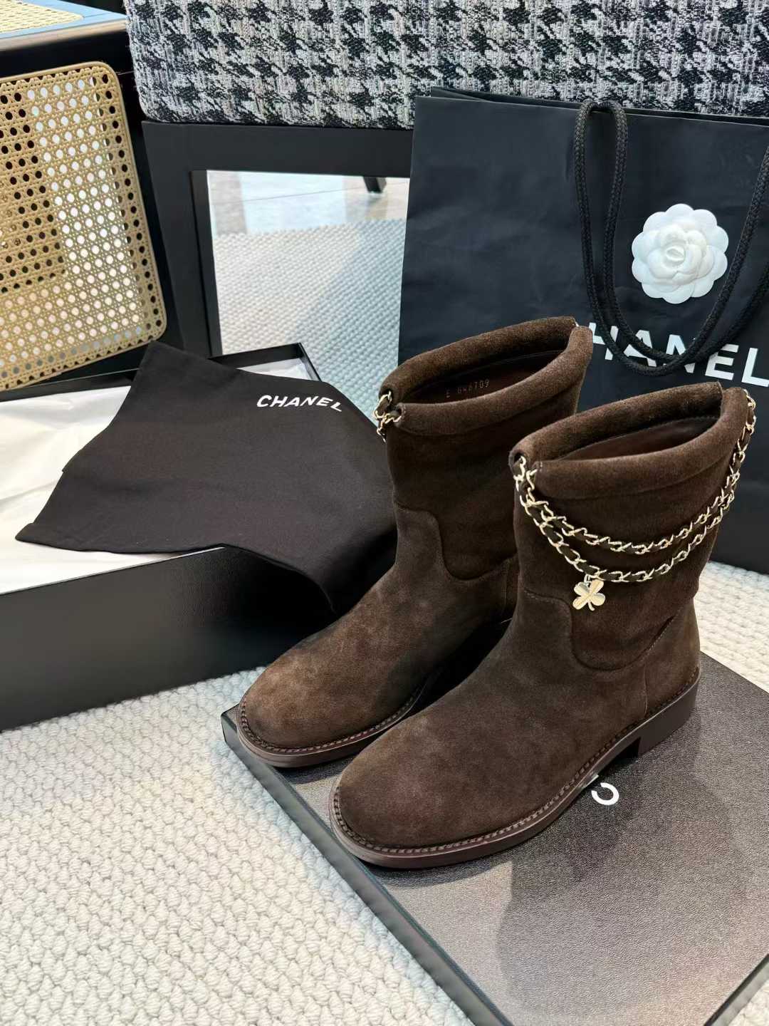 Chanel 25B Short boots view 3