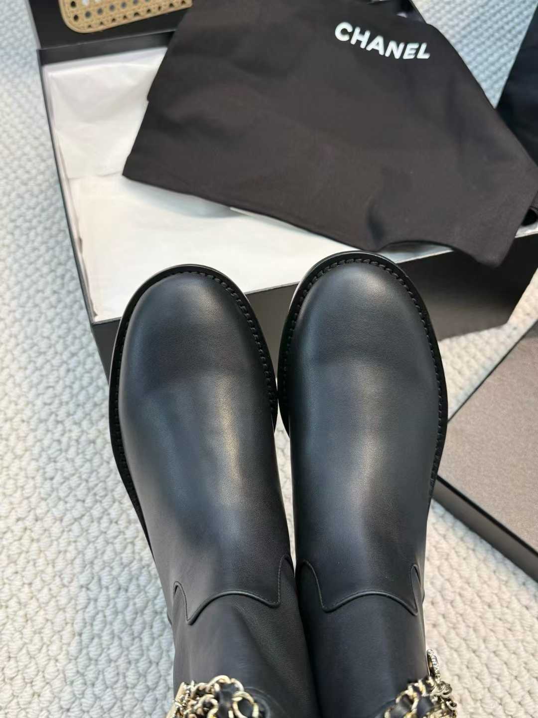 Chanel 25B Short boots view 5