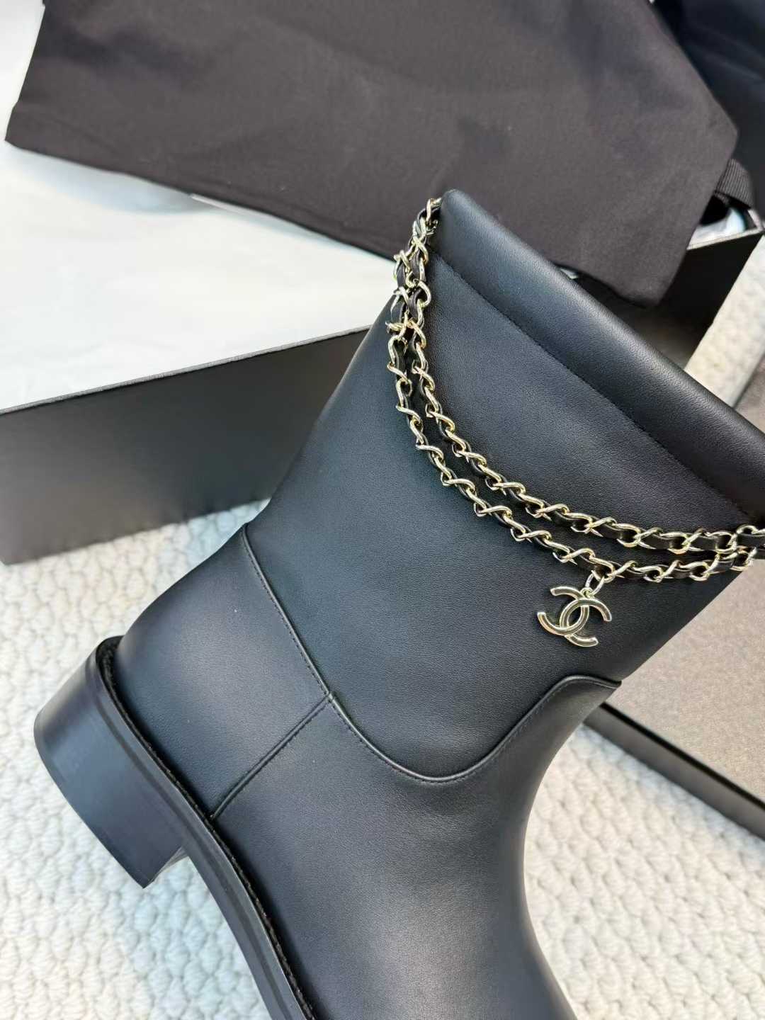 Chanel 25B Short boots view 7