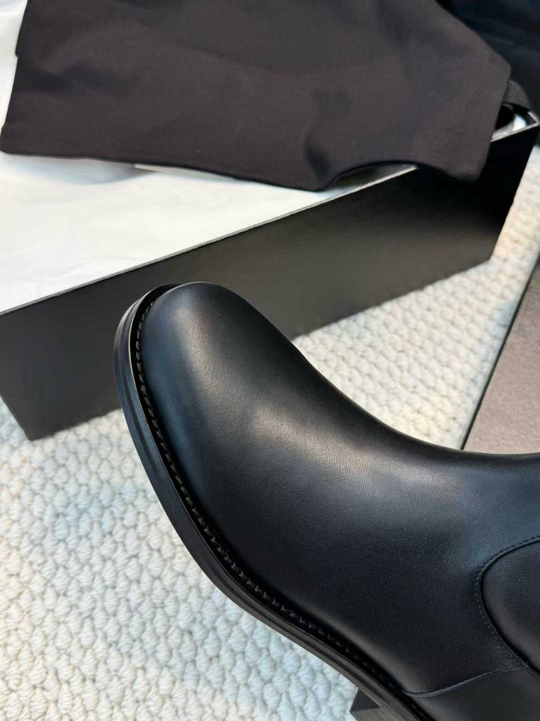Chanel 25B Short boots view 8