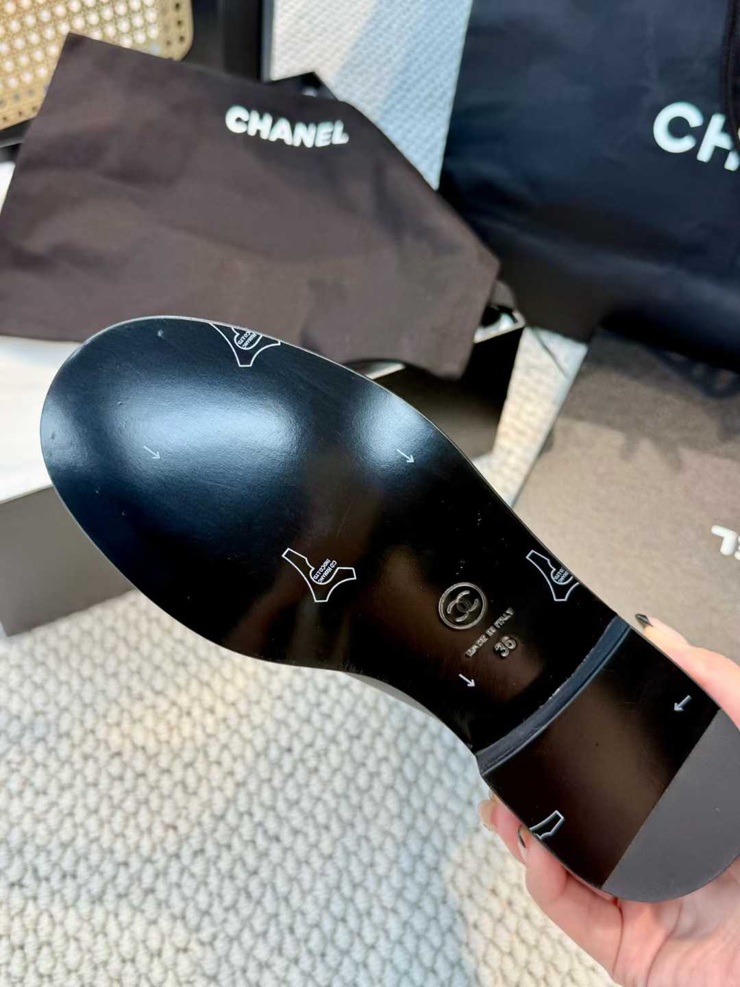 Chanel 25B Short boots view 9