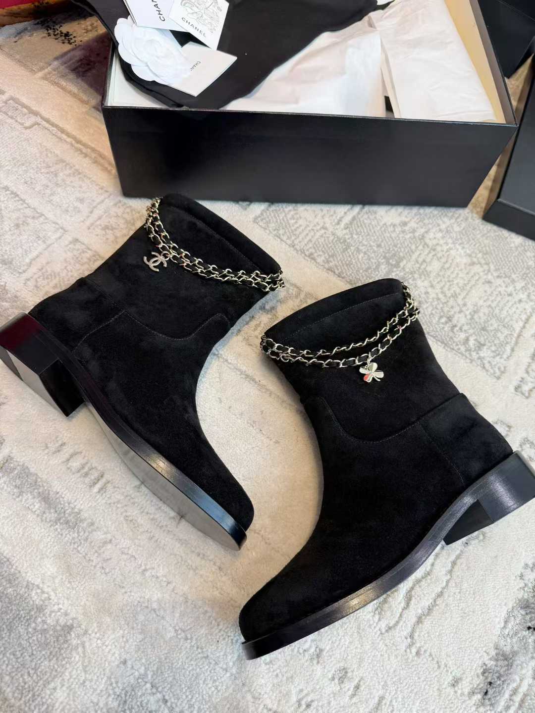 Chanel 25B Short boots view 1