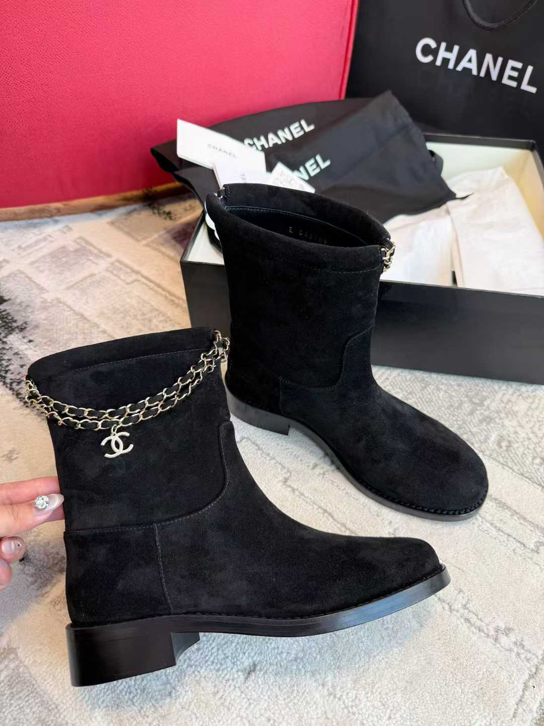 Chanel 25B Short boots view 3