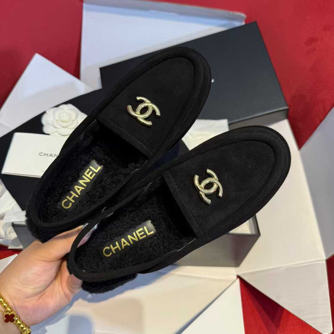Chanel Slippers view 4